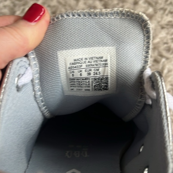 Metallic silver Converse - Picture 5 of 5